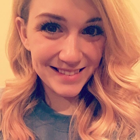 Meet your Posher, Katie - Picture 2 of 3